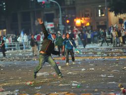 los incidentes fueron iniciados por barras de chacarita los incidentes fueron iniciados por barras de chacarita