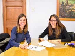 Mar&iacute;a Fernanda Raverta y Elizabeth G&oacute;mez Alcorta