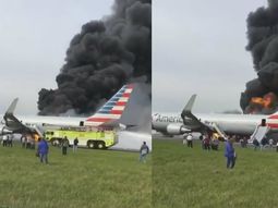 El avión se prendió fuego antes de despegar El avión se prendió fuego antes de despegar