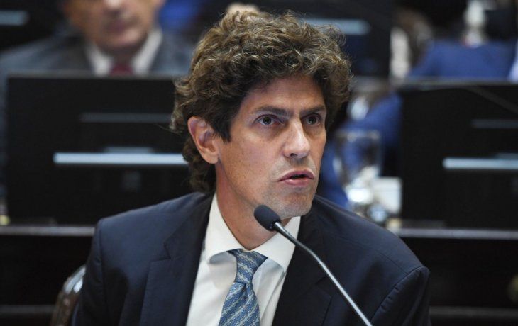 La Juventud Radical se diferenció de los gobernadores y respaldó el rechazo de Lousteau al DNU