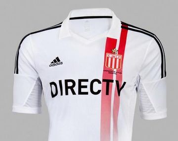 Estudiantes presenta una camiseta homenaje al campeón mundial