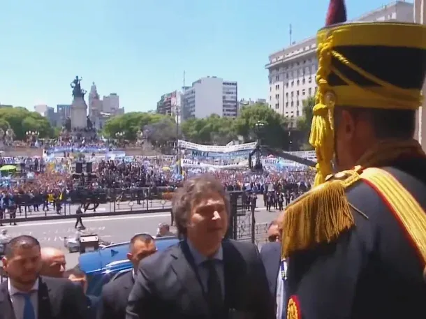 Así llegó Milei al Congreso para su asunción como presidente