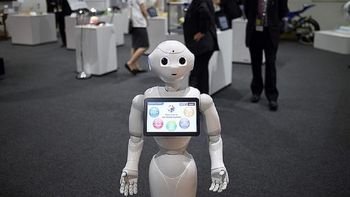 robots y humanos, una relacion de amistad cada vez mas prometedora robots y humanos, una relacion de amistad cada vez mas prometedora