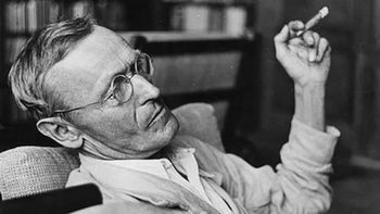 Hesse, en 1946, recibió el Premio Nobel de la Literatura. Hesse, en 1946, recibió el Premio Nobel de la Literatura.