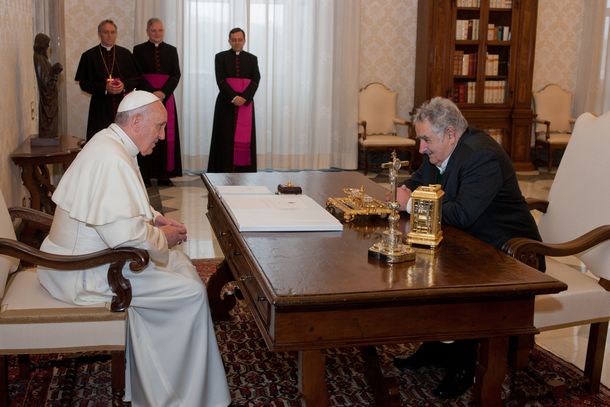 El Papa ofreció ayuda para aclarar las desapariciones durante la última dictadura uruguaya