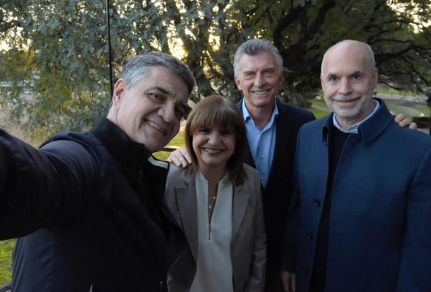 PASO: Jorge Macri cerró su campaña con una foto de la unidad
