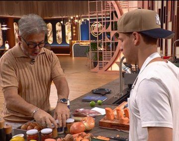 El Peque Schwartzman sorprendió en MasterChef tras olvidar un ingrediente clave