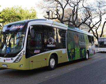 Comenzó a funcionar el primer bus híbrido en la Argentina