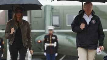 Donald Trump junto a Melania visitando a víctimas del huracán Harvey Donald Trump junto a Melania visitando a víctimas del huracán Harvey