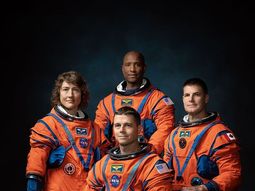 la alucinante foto de la tierra que la tripulacion de artemis ii saco desde casi 70 mil kilometros de distancia la alucinante foto de la tierra que la tripulacion de artemis ii saco desde casi 70 mil kilometros de distancia