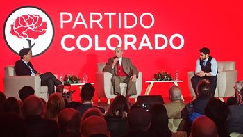 El economista argentino Carlos Melconian, el expresidente Julio María Sanguinetti y el dirigente colorado Andrés Ojeda. El economista argentino Carlos Melconian, el expresidente Julio María Sanguinetti y el dirigente colorado Andrés Ojeda.
