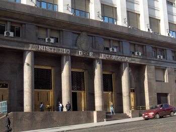 FMI y Banco Mundial inician revisión de finanzas argentinas