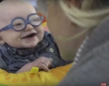 Este bebé vio a su mamá por primera vez