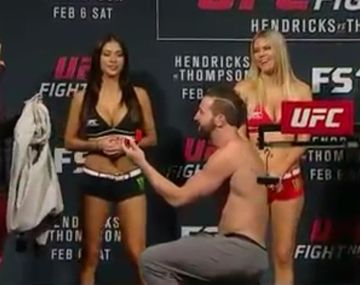 Un peleador de UFC pidió matrimonio en pleno pesaje