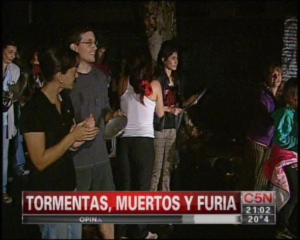 Damnificados del temporal realizaron un cacerolazo