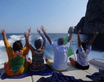 Rial, Antoniale y las hijas del conductor