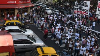 Los movimientos sociales planean pasar la noche en la Nueve de Julio Los movimientos sociales planean pasar la noche en la Nueve de Julio