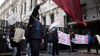 donnelley: fuerte operativo para evitar un nuevo piquete donnelley: fuerte operativo para evitar un nuevo piquete