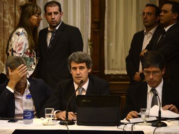 Prat Gay explicó en el Senado el proyecto que habilita el pago