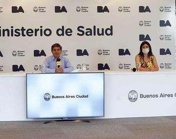 La Ciudad busca cambiar la estrategia de vacunación para inmunizar a los docentes