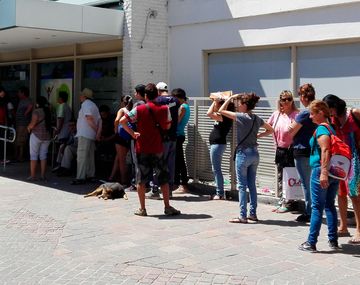 Cansada de no encontrar trabajo