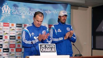 el homenaje de bielsa a las victimas del atentado el homenaje de bielsa a las victimas del atentado