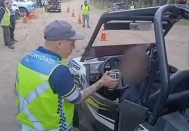 Alcoholemia en Pinamar: un hombre manejaba un cuatriciclo borracho y a un automovilista le dio 2,21 en el test