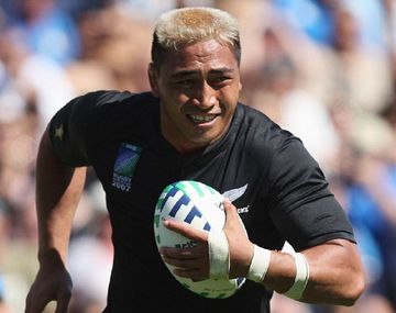Los All Blacks hicieron el Haka sobre una tumba