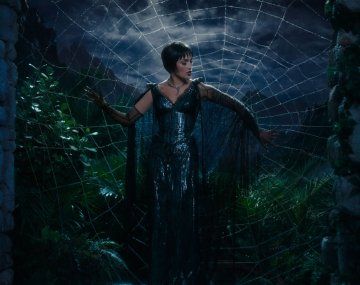 JLó vuelve al cine con El beso de la mujer araña junto a Diego Luna