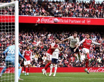 Doblete de Zubimendi para la goleada del Arsenal al Nottingham Forest 