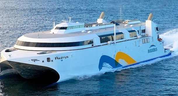 Otro choque de un ferry de Buquebús en Montevideo