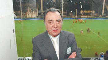 Murió Marcelo Araujo, histórico relator de Fútbol de Primera y Fútbol para Todos Murió Marcelo Araujo, histórico relator de Fútbol de Primera y Fútbol para Todos