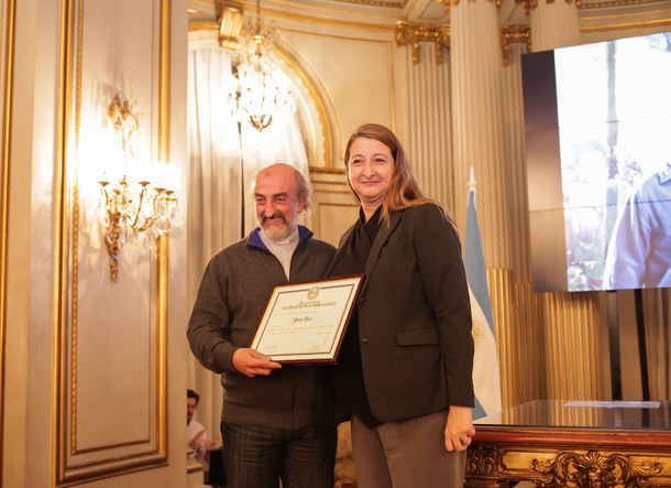 Declararon ciudadano ilustre de la ciudad de Buenos Aires al padre Toto