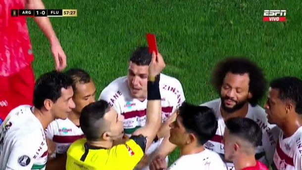 Imágenes sensibles: la tremenda lesión de un jugador de Argentinos tras una plancha de Marcelo