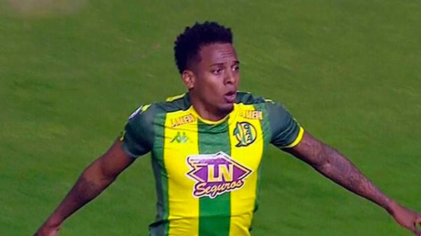 Un jugador colombiano de Aldosivi denunció racismo en la cancha de Vélez