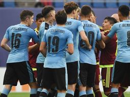 Los jugadores Sub 20 de Uruguay y Venezuela se enfrentaron en el hotel Los jugadores Sub 20 de Uruguay y Venezuela se enfrentaron en el hotel