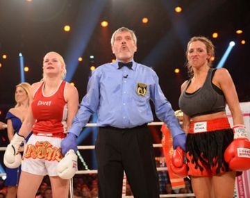 Una modelo y una actriz porno