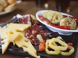 Este bodegón porteño presenta en su menú los mejores fiambres de Buenos Aires. 