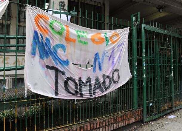 Amenazan con más tomas y una marcha para defender a las escuelas técnicas