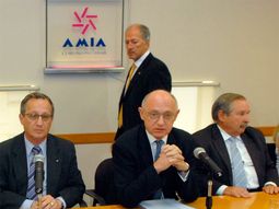 la amia da marcha atras y rechaza el acuerdo con iran la amia da marcha atras y rechaza el acuerdo con iran