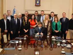 cumbre en el gobierno para ponerle fecha a las presentaciones de las reformas laboral e impositiva cumbre en el gobierno para ponerle fecha a las presentaciones de las reformas laboral e impositiva