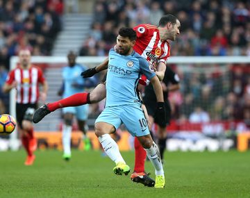 El Kun abrió la cuenta cerca del final del primer tiempo