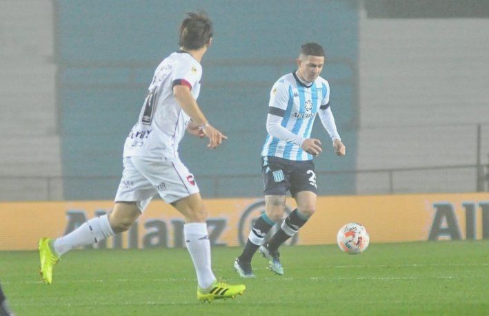Liga Profesional de Fútbol: con Úbeda en el banco, Racing venció 2-0 a Newells