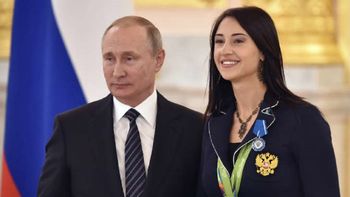 vladimir putin le regalo un bmw a todos los atletas que consiguieron medalla en rio vladimir putin le regalo un bmw a todos los atletas que consiguieron medalla en rio