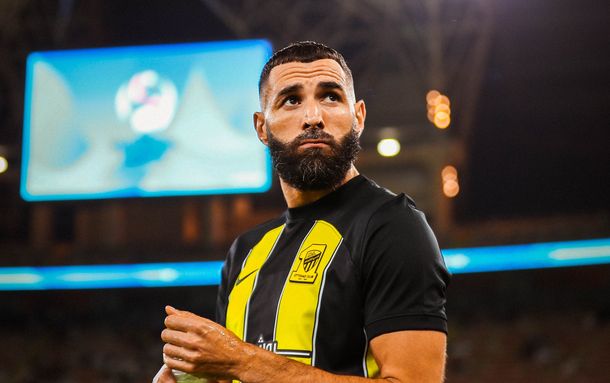 Aunque Benzema metió un gol en contra, el Al-Ittihad de Gallardo se metió en cuartos de la Champions