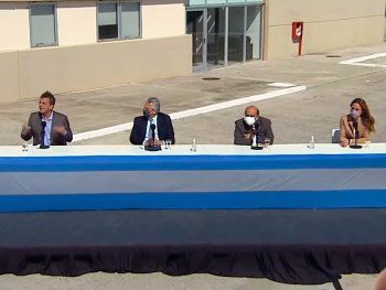 Alberto: El país no se construye cerrando universidades o con ministros que dejan vencer vacunas