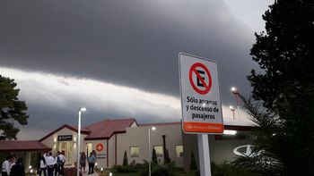 el vuelo de flybondi que inauguraba el aeropuerto de el palomar se retraso por el clima el vuelo de flybondi que inauguraba el aeropuerto de el palomar se retraso por el clima