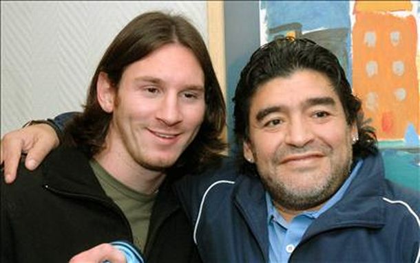 Messi-Maradona-Juntos-EFE