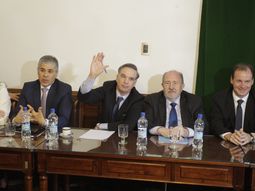 Senadores y Miguel Ángel Pichetto Senadores y Miguel Ángel Pichetto