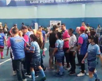 Avellaneda: batalla campal en partido de fútbol femenino